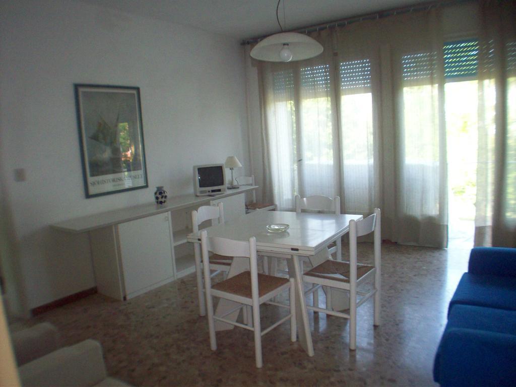 Casa Marialuigia - Appartamenti Solo Per Famiglie ليدو دي يسولو المظهر الخارجي الصورة