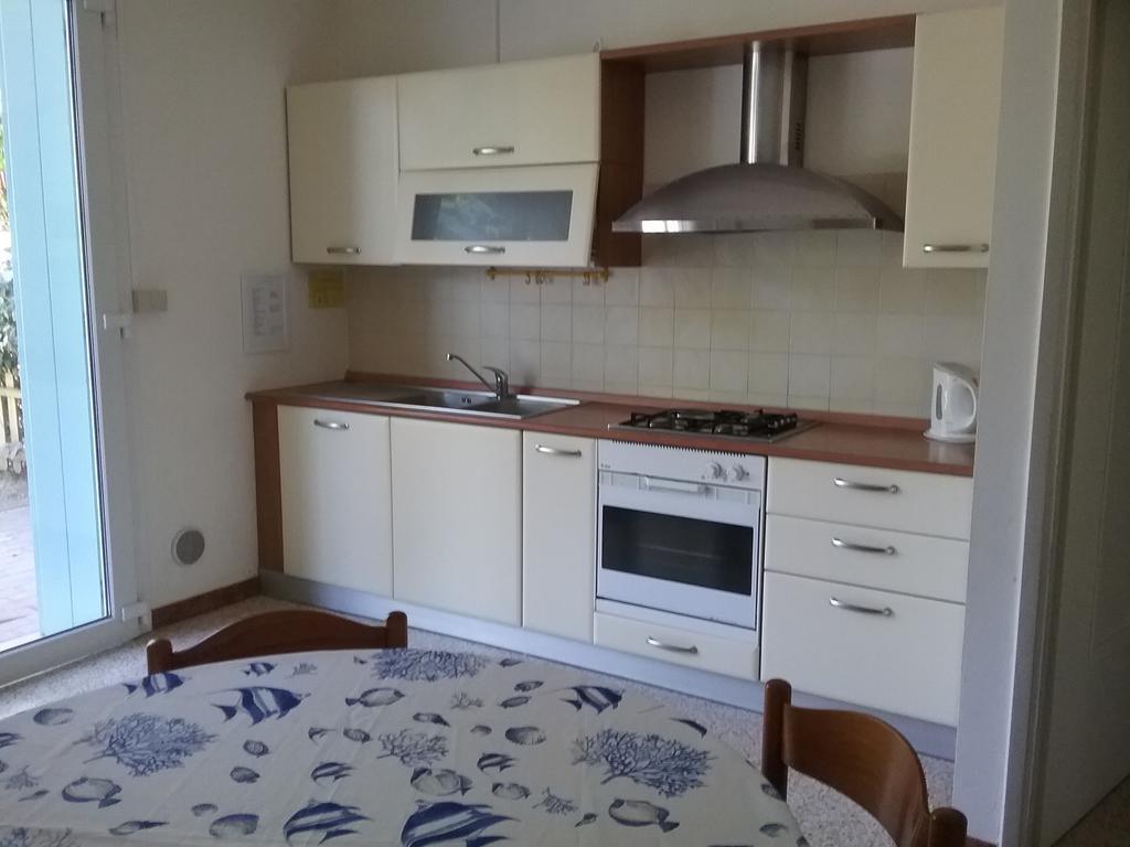 Casa Marialuigia - Appartamenti Solo Per Famiglie ليدو دي يسولو المظهر الخارجي الصورة