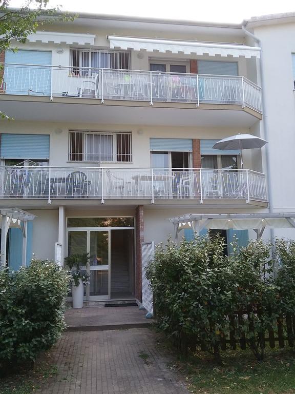 Casa Marialuigia - Appartamenti Solo Per Famiglie ليدو دي يسولو المظهر الخارجي الصورة