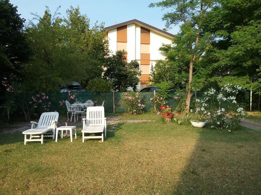 Casa Marialuigia - Appartamenti Solo Per Famiglie ليدو دي يسولو المظهر الخارجي الصورة